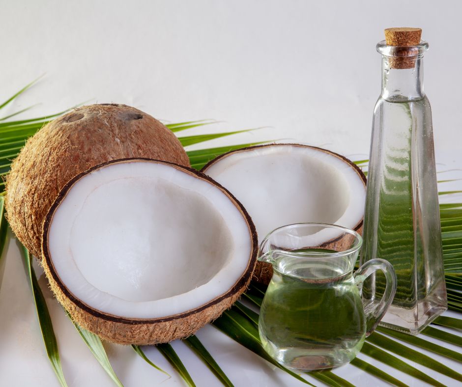 Kokosovy olej sa vyuziva aj mimo kuchyne je oblubenou sucastou mnohych kozmetickych a starostlivostnych vyrobkov