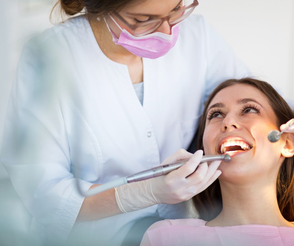 V pripade ze citlivost zubov je sposobena zubnym kazom alebo poskodenim skloviny moze byt potrebne pouzit korunky alebo zubne vyplne na obnovenie poskodeneho zubu a zmiernenie citlivosti